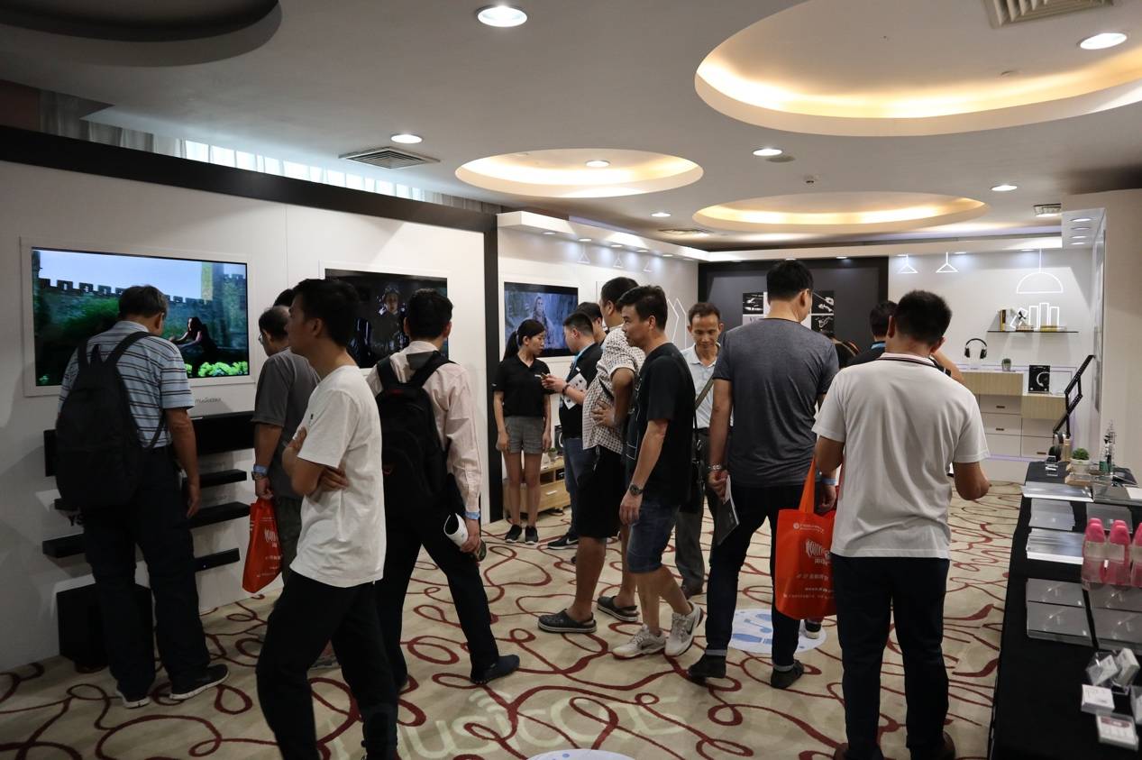 娱乐音质新境界，韦德1946携带家庭音响新品亮相2018广州国际音响唱片展
